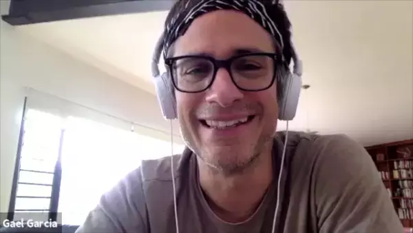 ガエルから日本のファンにメッセージ！最新作『エマ』は「すごいかっこいい」