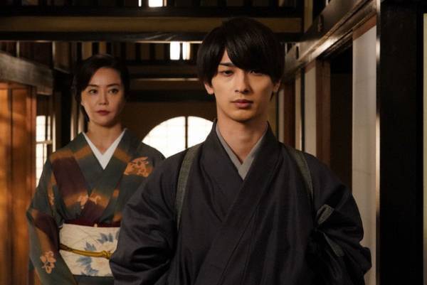 浜辺美波“七桜”と横浜流星“椿”の新ヘアスタイルに注目集まる…「私たちはどうかしている」6話