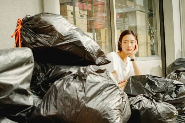 ひとの気持ちは断捨離できない…タイ映画『ハッピー・オールド・イヤー』予告編