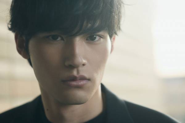 【インタビュー】岡田健史、両親の教えが息づく役作りは「どんな作品も全力」