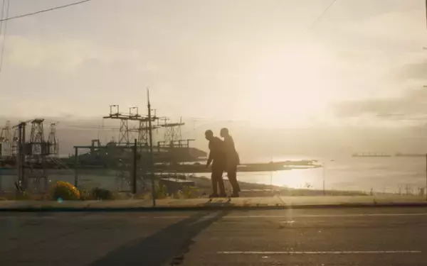 サンフランシスコの街をスローモーションで駆けるスケボーの2人の特別感…雄弁な冒頭映像解禁