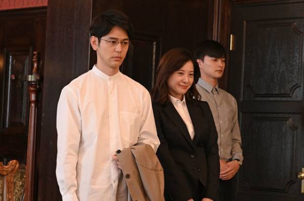 妻夫木聡の“眼鏡姿”、吉高由里子の“謎の女”ぶりを賞賛する声「危険なビーナス」1話