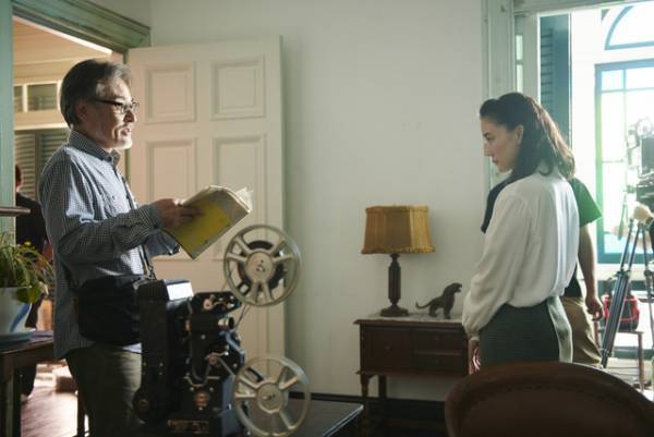 蒼井優＆高橋一生、『スパイの妻』で“夫婦の絆”垣間見えるメイキング映像