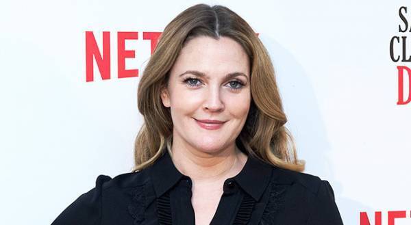 ドリュー・バリモア、ジェシカ・アルバと『25年目のキス』同窓会