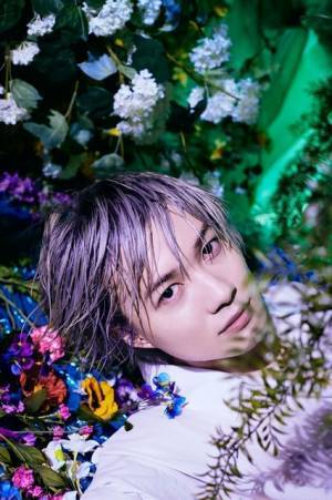 神木隆之介、カレンダーで蜷川実花とコラボ！ シルバーヘアーも披露