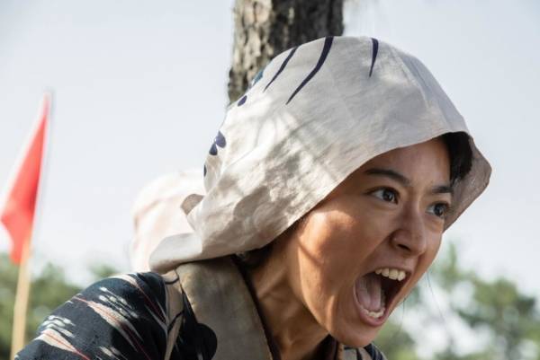 井上真央主演『大コメ騒動』おかかたちの苦悩映し出す予告公開、主題歌は米米CLUB