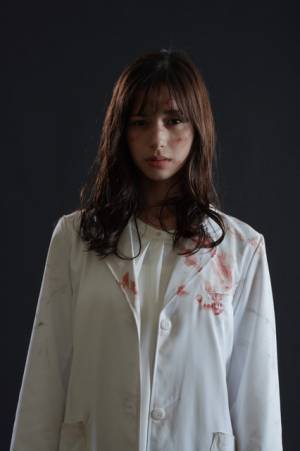 中条あやみ、初の医師役で竹内涼真と“会えないヒロイン”に！「君と世界が終わる日に」