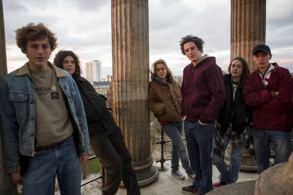 『PLAY 25年分のラストシーン』2000年を迎えるミレニアムの夜、素直になれない告白シーン到着