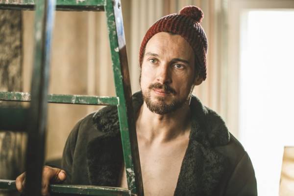 『100日間のシンプルライフ』切れ者のIT実業家“ザッカーマン”が登場