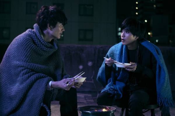 岡田将生＆志尊淳“心霊探偵バディ”誕生の瞬間『さんかく窓の外側は夜』メイキング映像