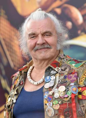 『マッドマックス 怒りのデス・ロード』イモータン・ジョー役俳優が死去 73歳