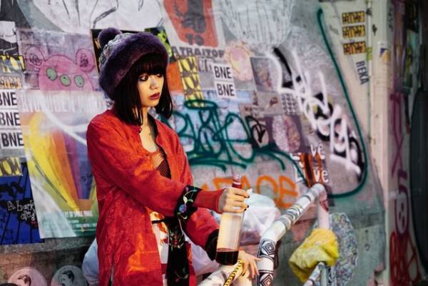 別の顔を持つ二階堂ふみ“ばるぼら”の場面写真到着、台湾公開も決定