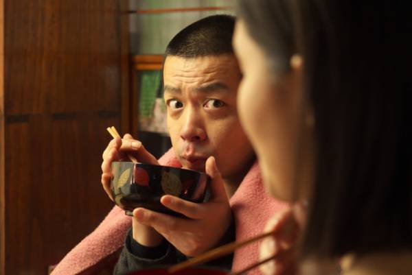 峯田和伸「セリフがないシーンはやっぱり楽しい」『越年 Lovers』何度も撮り直したシーンとは？