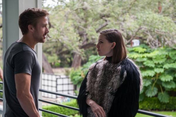 ライアン・ゴズリング＆リッキ・リーの歌唱シーン公開『ソング・トゥ・ソング』本編映像