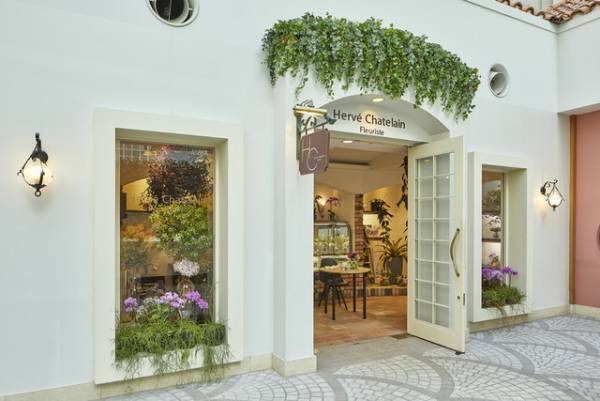 【ディズニー】グランドニッコー東京ベイ 舞浜、パリで活躍するフラワーアーティストのフラワーショップ開業