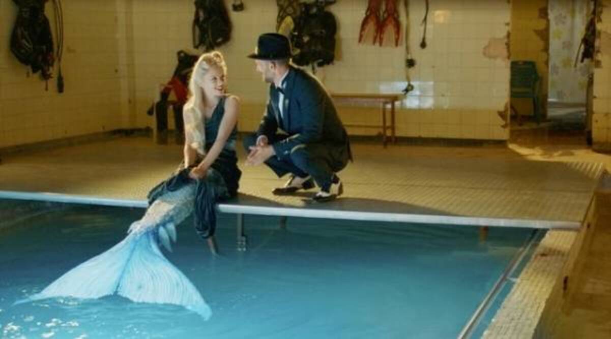 歌声を聞くと心臓破裂 人魚の不思議な力を告白 マーメイド イン パリ 本編映像 21年1月13日 ウーマンエキサイト 1 2