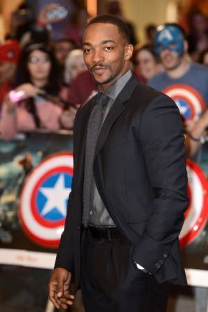 アンソニー・マッキー、「ファルコンが新キャプテン・アメリカ」のうわさに言及