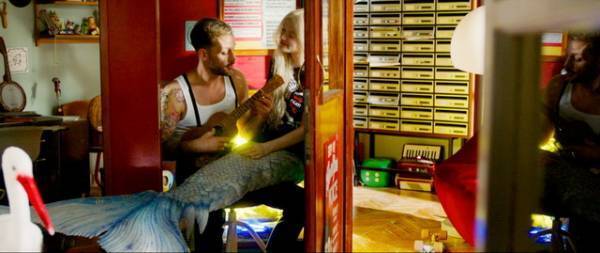 恋に気づき始めた人魚と男…心ときめくデュエットシーン『マーメイド・イン・パリ』