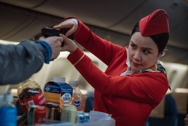 最強のCAは元スパイ!? オム・ジョンファの機内アクション解禁『ノンストップ』