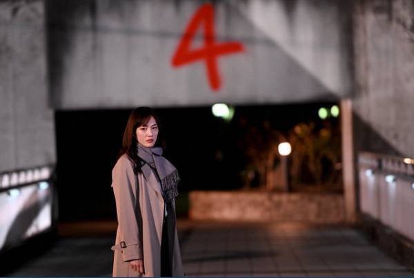 綾瀬はるか“日高”の新たな犯行と、柄本佑の“今後”に視聴者も驚愕と不安…「天国と地獄」3話