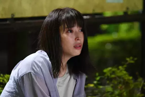 広瀬アリス“澪”の「口パク」に視聴者の考察白熱、「本当は全部知ってる」説まで…「知ってるワイフ」6話