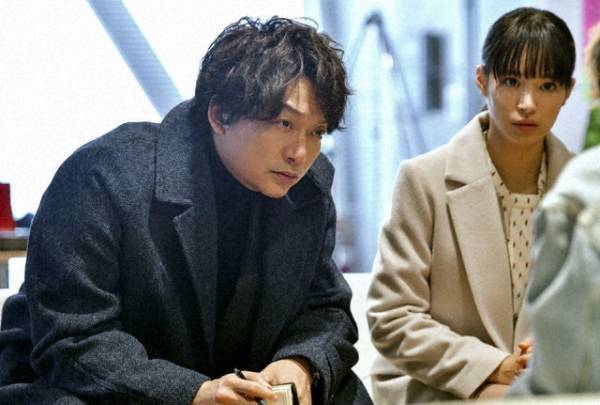 香取慎吾“万丞”と関水渚“咲良”、2人の過去に「切ない」の声…「アノニマス」5話