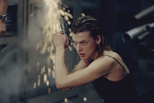 ミラ・ジョヴォヴィッチ主演『バイオハザード』第1作目、金ローで放送