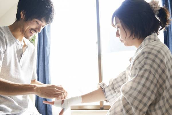 『BLUE』『愛がなんだ』『きみ鳥』…切ないだけじゃない！ひと筋縄ではいかない三角関係を描く映画5選