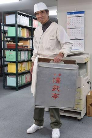 佐藤浩市が「トッカイ」にカメオ出演、伊藤英明らにはサプライズ!?