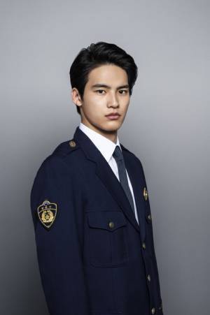 岡田健史が再び刑事役、今度はダークホースに!?「桜の塔」