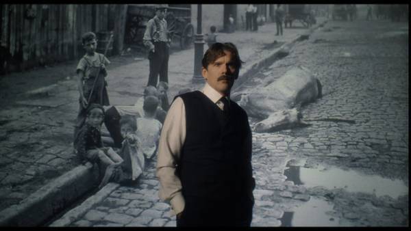 100年前なのに“PC”？ イーサン・ホーク『テスラ』の独創的な映画演出が明らかに