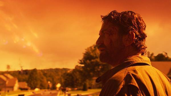 ジェラルド・バトラー「人間の本質が明らかになる」『グリーンランド』予告編＆場面写真