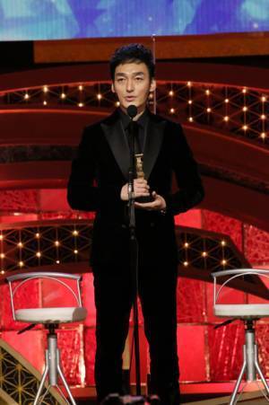 【第44回日本アカデミー賞】『ミッドナイトスワン』草彅剛、最優秀主演男優賞を受賞
