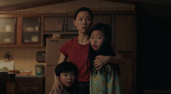 『ミナリ』ハン・イェリ「テーマは愛」と指ハート！スティーヴン・ユァンは葛藤を告白