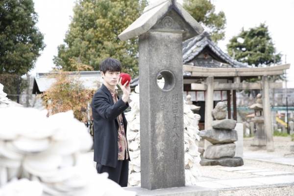 坂口健太郎、大阪で『劇場版シグナル』ヒット祈願＆歓喜のサプライズ舞台挨拶も