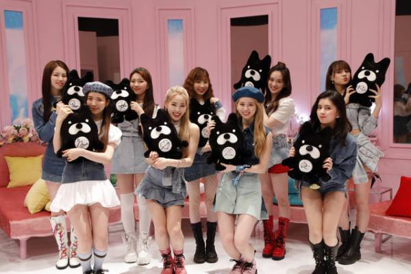 NiziUミイヒ「いつか見せたかった」貴重なプリクラ初公開！「NiziU Picture」