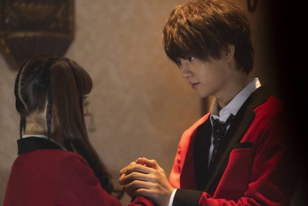 「賭ケグルイ双」佐野勇斗“壬生臣葵”が芽亜里に近づく場面写真公開！