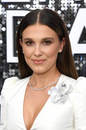 17歳のミリー・ボビー・ブラウン、大人になることを受け入れられないファンに「私は準備万端」