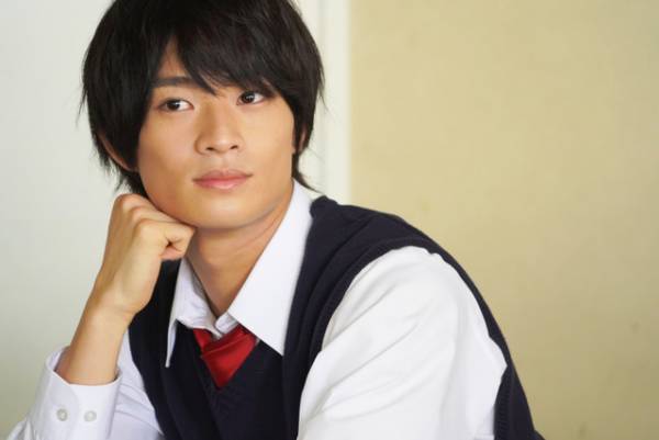 浮所飛貴＆白石聖『胸が鳴るのは君のせい』現場オフィシャルレポート公開