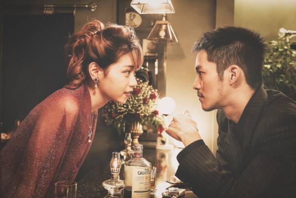 松坂桃李の“刑事・日岡”はどう変わった？『孤狼の血 LEVEL2』場面写真公開