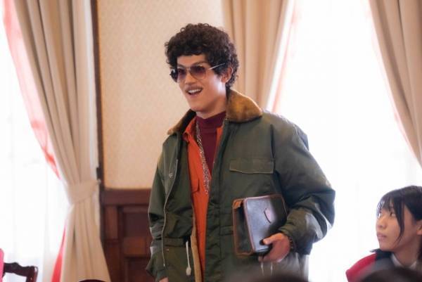 中川大志、髭面アフロの新キャラで登場！『映画 賭ケグルイ』