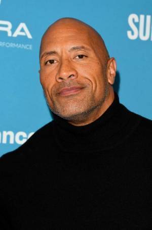 ドウェイン・ジョンソン、ムキムキの太ももで「ブラックアダムの準備完了」　