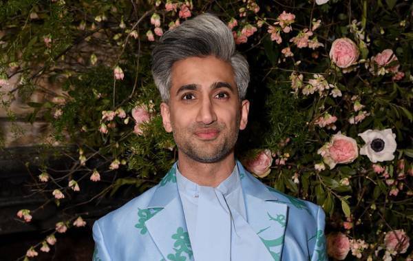 「クィア・アイ」のタン・フランス、代理母を通じて第1子誕生へ