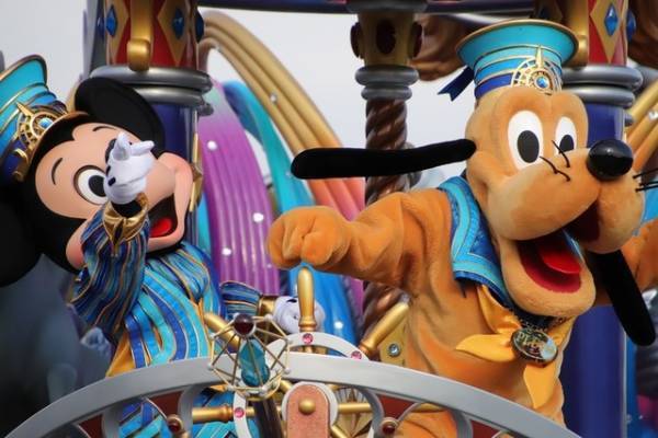 【ディズニー】両パークの閉園時間を午後8時までに変更、まん延防止等重点措置受け