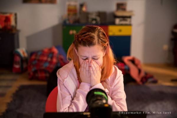 「日本の少女たちも、まったく同じ」実態を映した閲覧注意の本編映像『ＳＮＳ-少女たちの10日間-』