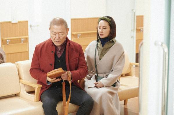 父親の美容にモヤモヤする吉田羊“トキコ”と友人のやり取りに「大切なエピソード」…「生きるとか死ぬとか父親とか」3話