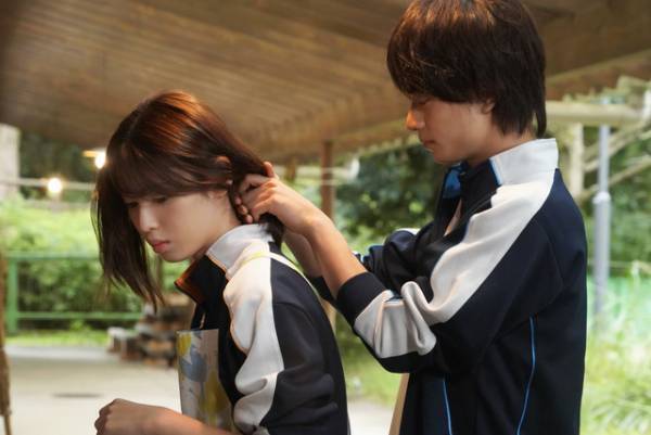 浮所飛貴“有馬”＆白石聖“つかさ”の恋が加速!?『胸が鳴るのは君のせい』新場面写真