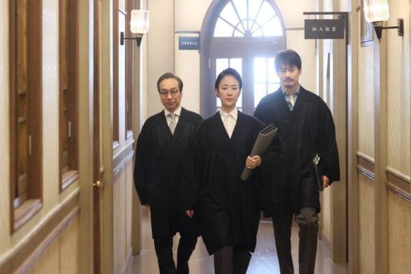 永野芽郁、広瀬アリス、遠藤憲一の登場に「豪華」、前川泰之にもTLざわめく…「イチケイのカラス」4話