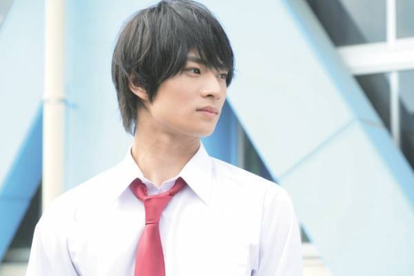 浮所飛貴＆白石聖＆板垣瑞生＆原菜乃華の切ない表情…『胸が鳴るのは君のせい』場面写真