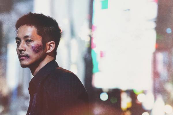 松坂桃李“日岡”の見た目も態度も一変…『孤狼の血 LEVEL2』WEB限定映像